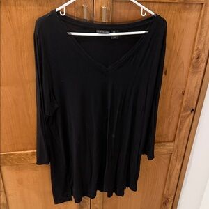 Tahari Black Short Sleeve Tee